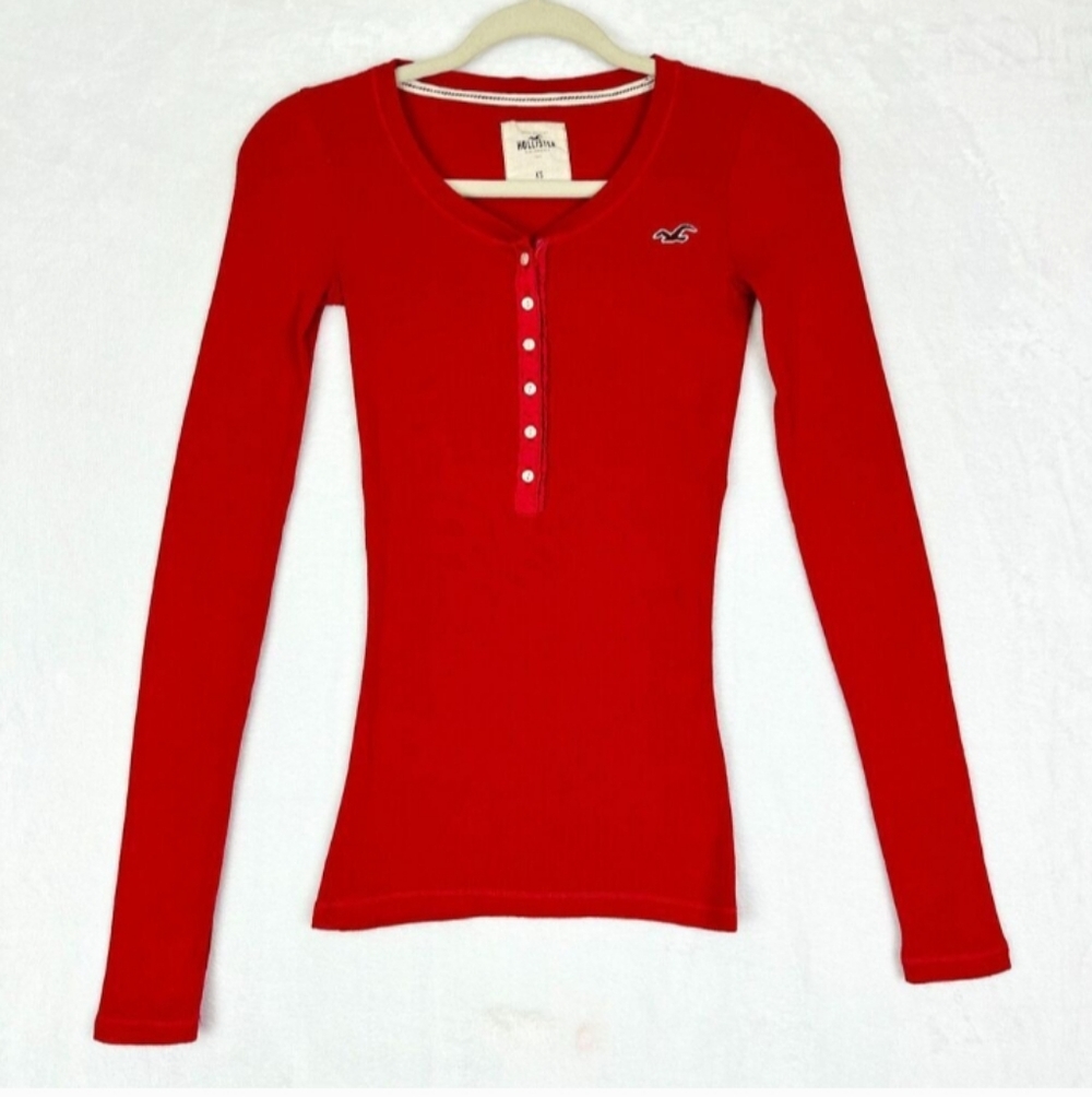🦄Hollister Vibrant Red Button-Up Henley